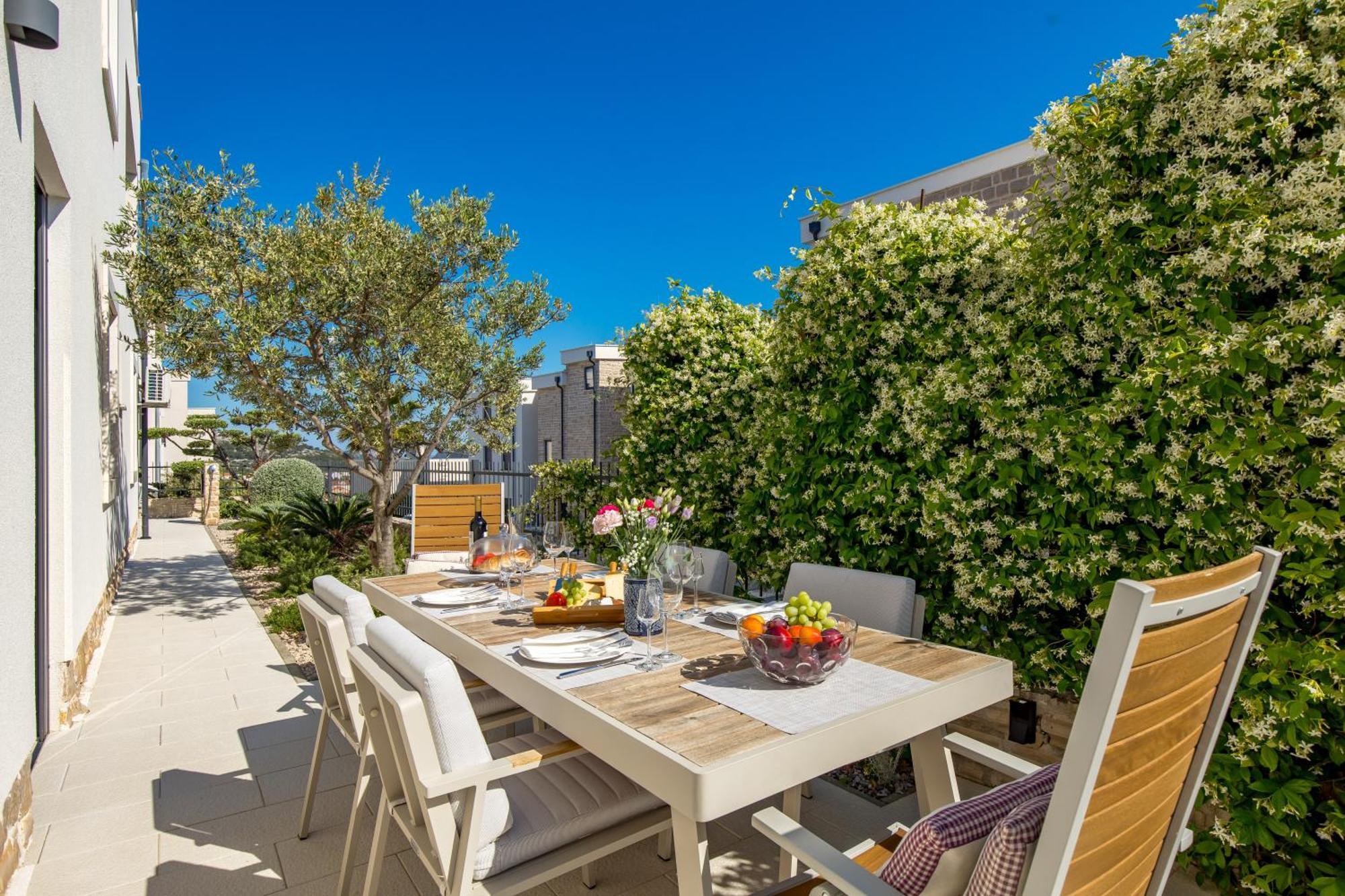 Luxury Apartment Hyperion With Private Pool And Garden Murter Exterior foto